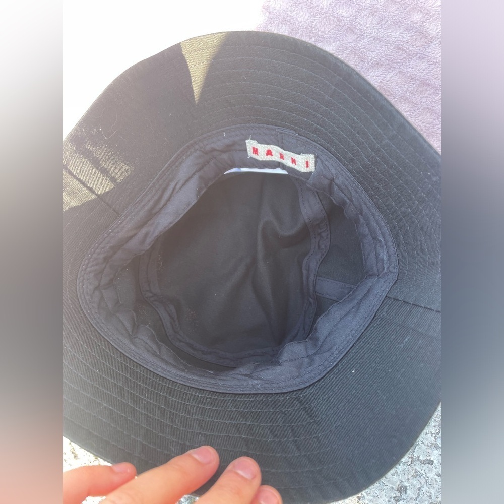 NWOT MARNI
Kids Embellished Bucket Hat in Cotton, in Size 2 or 8-10 years old - Picture 4 of 8